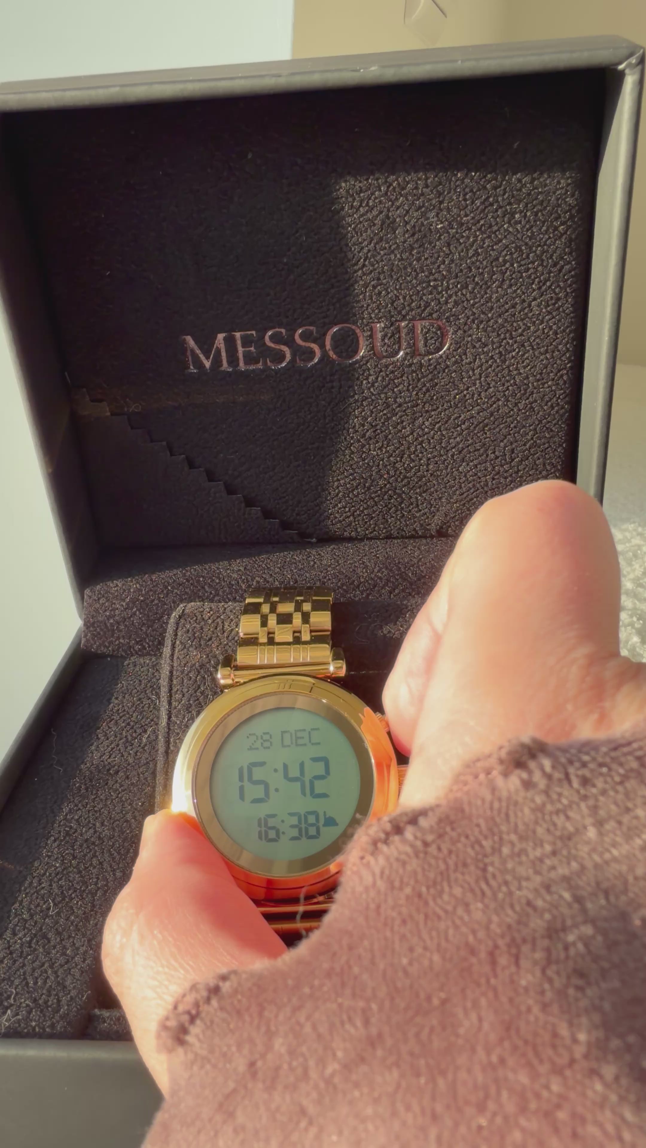 Video laden: MESSOUD - Desert Gold